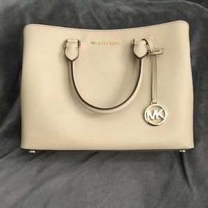 Michael Kors Bags - ❣️OPEN TO OFFERS-NEW MICHAEL KORS PURSE Michael Kors Bags - ❣️OPEN TO OFFERS-NEW MICHAEL KORS PURSE